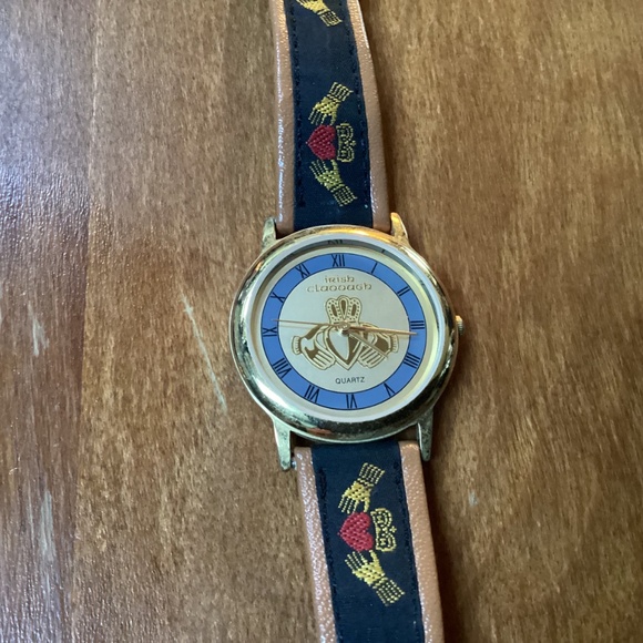 Irish Claddagh Dial Quartz Watch - Picture 3 of 12